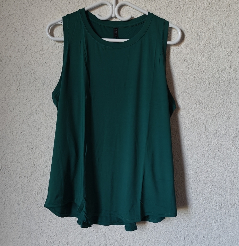 NWT athletic Tanl